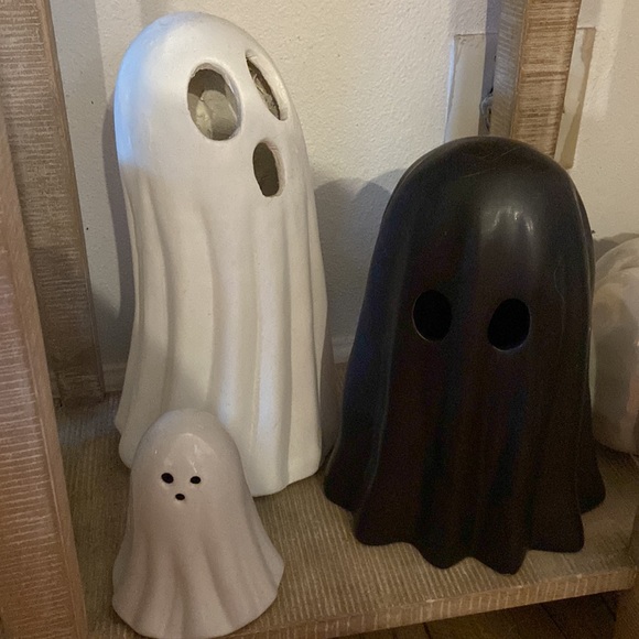 Black matte light up ghost figurines - Picture 7 of 7